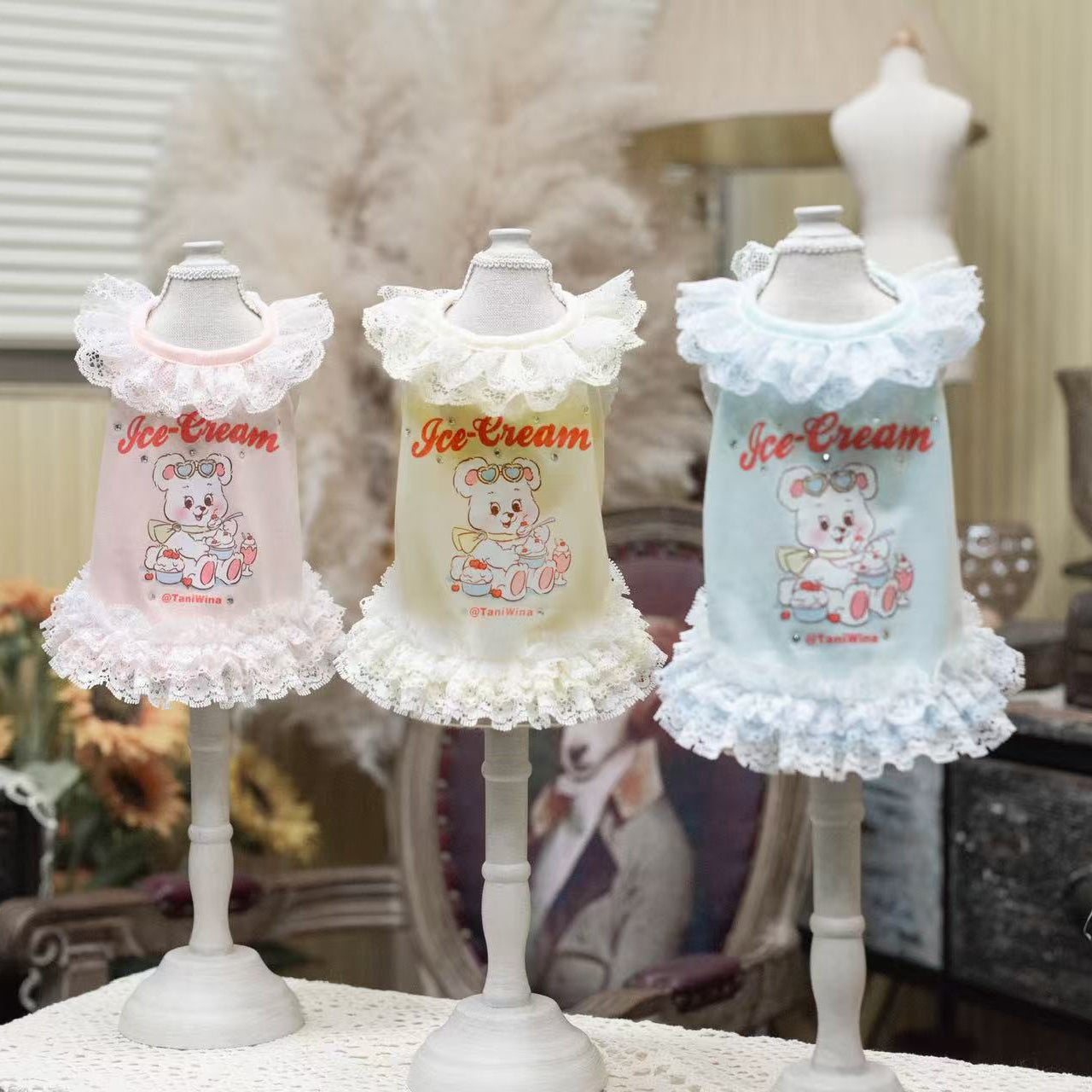 TaniWina Chill Bear Lace Frill Dress
